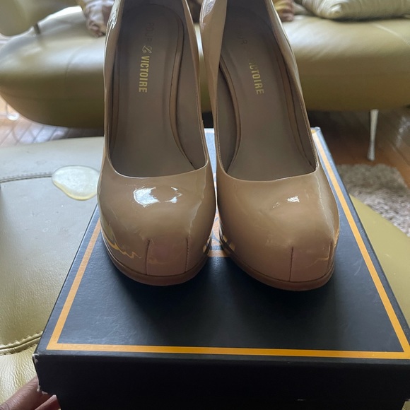Pour La Victoire Nude Stiletto Pump - Picture 2 of 5